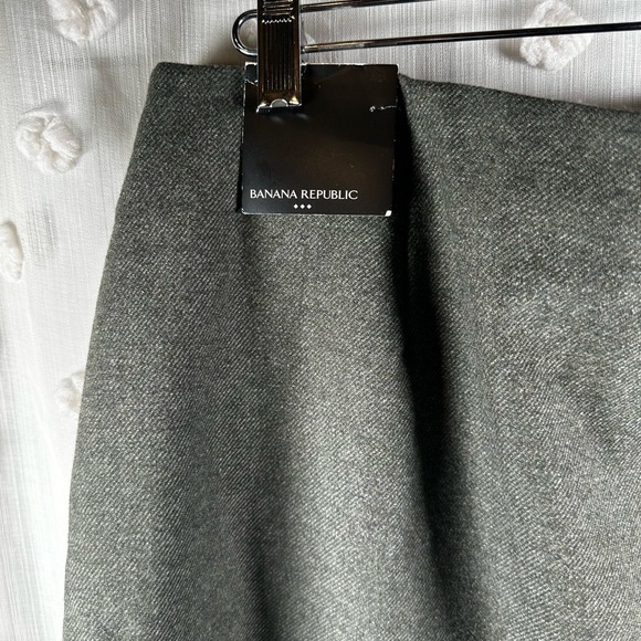 NWT Banana Republic Women’s Charcoal Gray Wool Buttoned Mini Skirt Size 14 - Picture 6 of 7